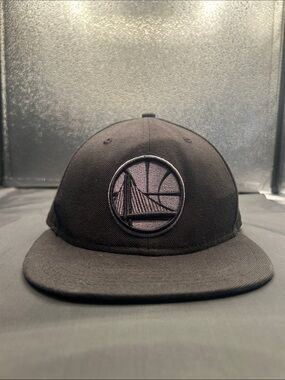 Men's Black Embroidered Bridge Snapback Hat